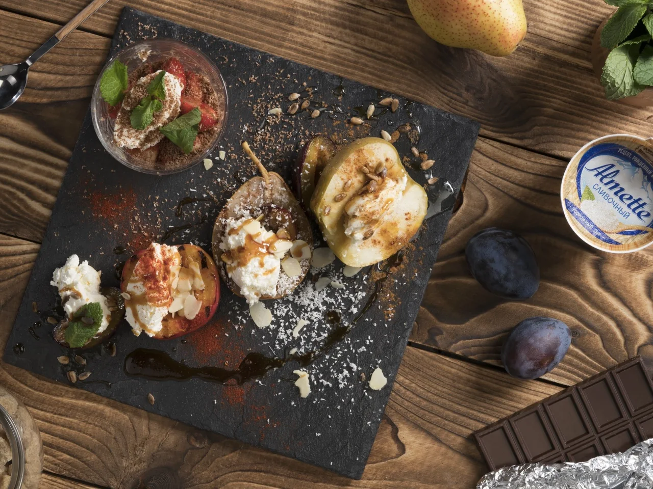 Фруктовая закуска с творожным сыром