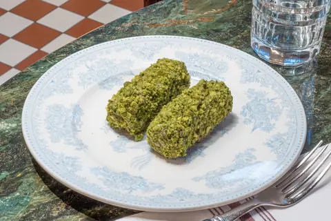 Финансье с фисташками