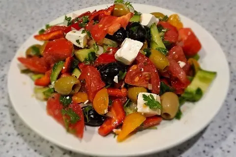 Салат греческий