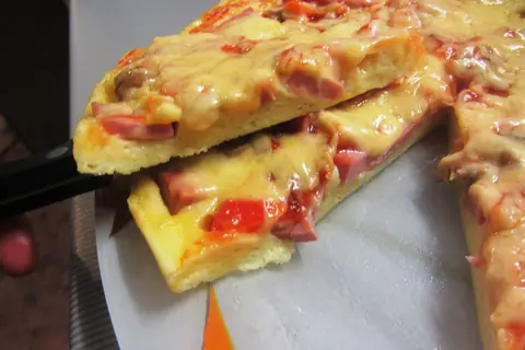 Быстрая пицца из сметанного теста
