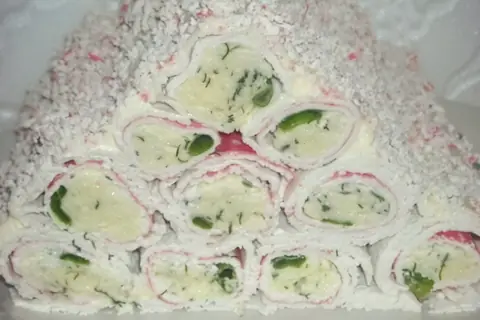 Закуска из крабовых палочек, фаршированных сыром