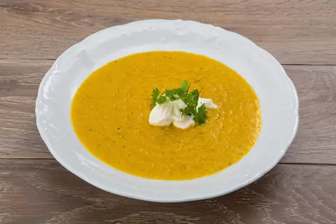 Морковный суп-пюре с кориандром
