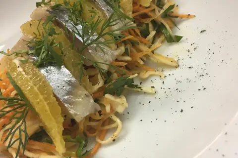 Салат из селедки и апельсинов