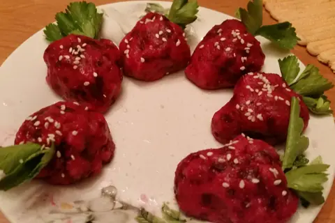 Свекольно-селедочная клубника (Эстонская закуска)