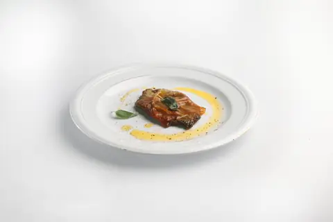 Телятина сальтимбокка